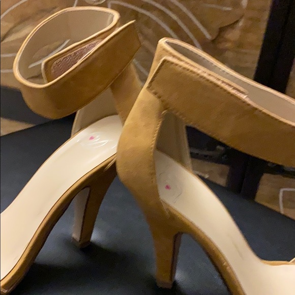 Heels - Picture 8 of 8